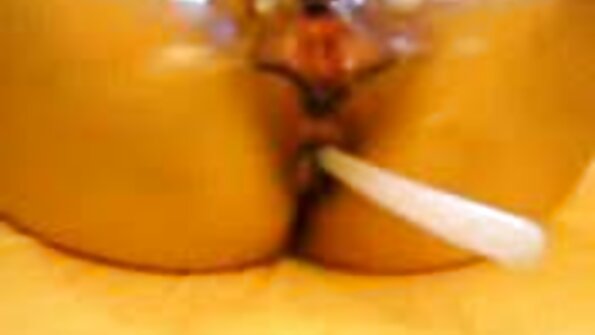 Riesenschwanz benutzt ihr enges junges Fickloch zu seinem reife dicke titten Vergnügen